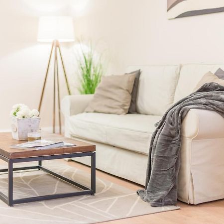 Downtown Heart 3 Bdr, 2 Bath, A/C Apartment Budapest Luaran gambar