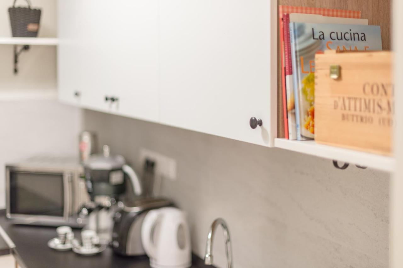 Downtown Heart 3 Bdr, 2 Bath, A/C Apartment Budapest Luaran gambar