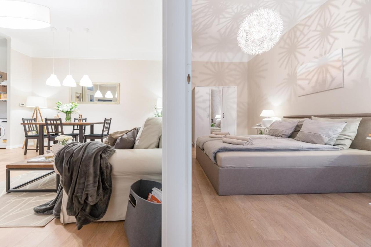 Downtown Heart 3 Bdr, 2 Bath, A/C Apartment Budapest Luaran gambar